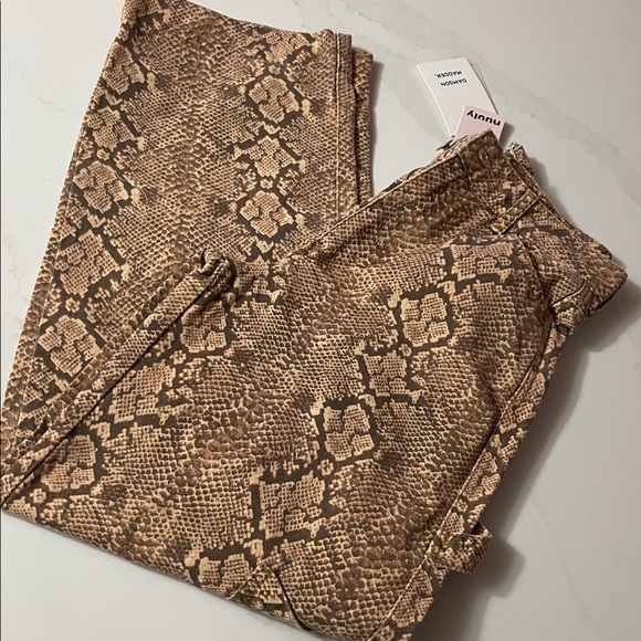 Women's Snake Print Wide Leg Cargo Pants - Picture 8 of 9